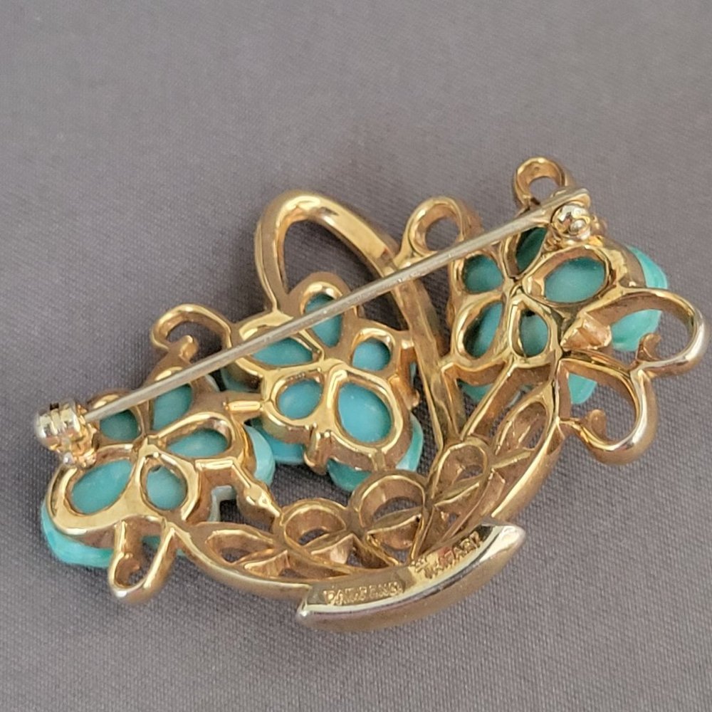 Crown Trifari Gold Tone Molded Glass Flower Brooch and Earrings Set A Philippe - Picture 5 of 13